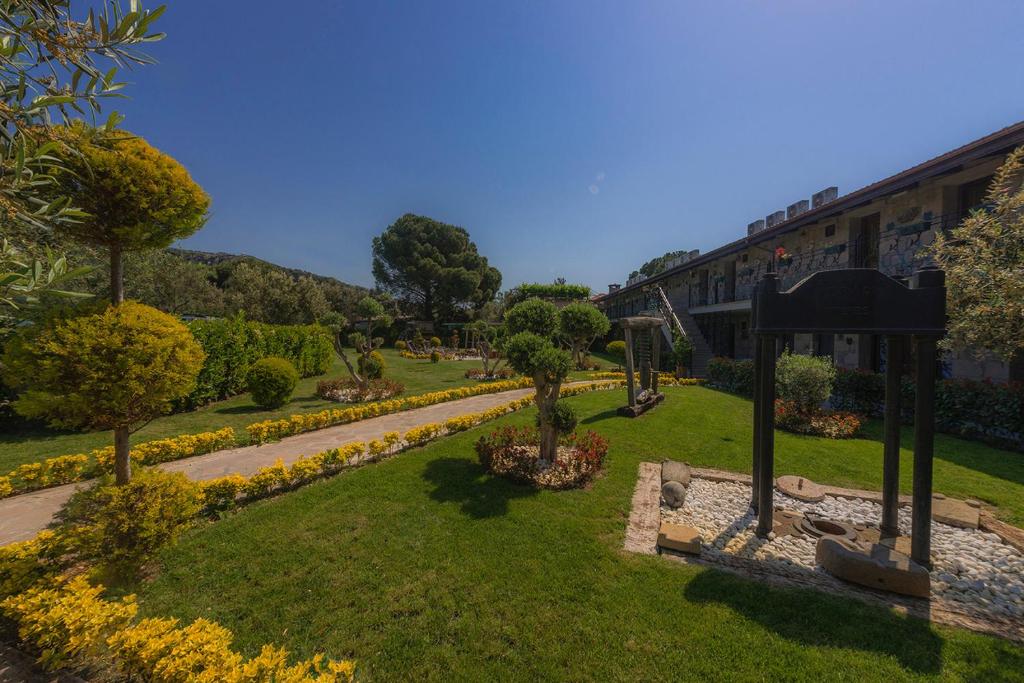 Zahrada ubytování Assos Zeyti̇n Han Special Class Hotel Adults only 12
