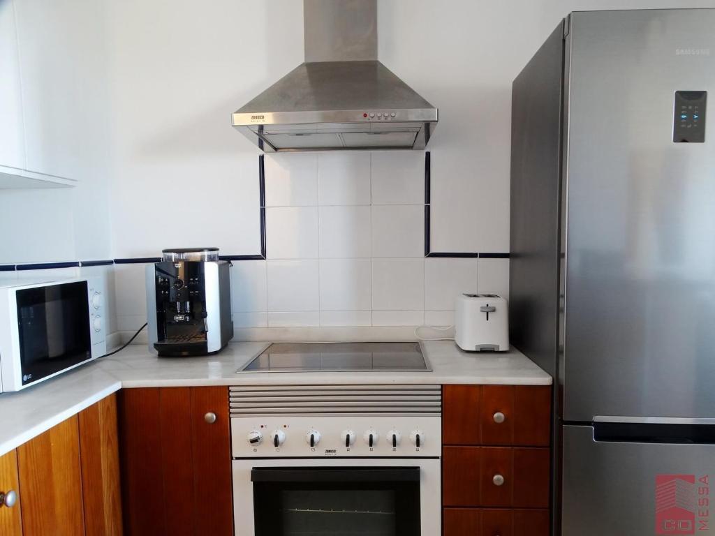 Kuchyňa alebo kuchynka v ubytovaní Apartamento Eleonor, La Entrada, Punta Prima, Torrevieja