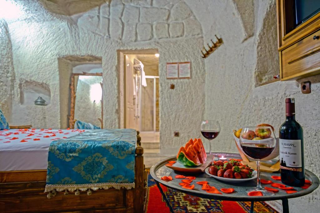 Elysee Cave House - 14