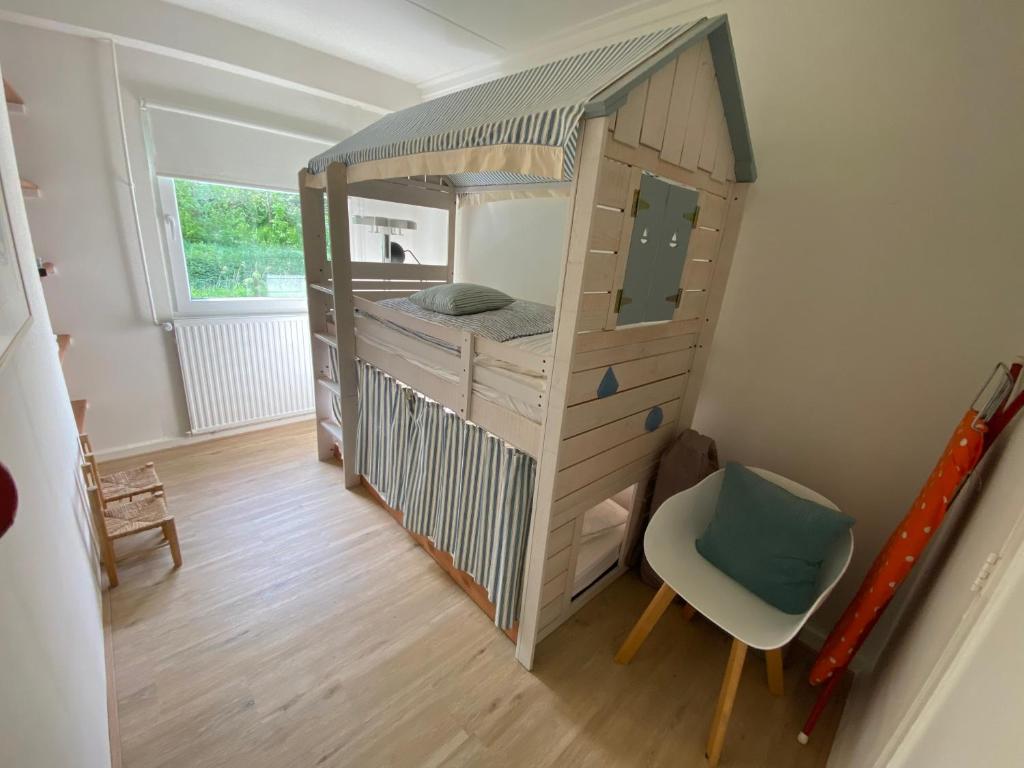 Fotografie z fotogalerie ubytování Family bungalow with garden for 6-8 people v destinaci Cadzand