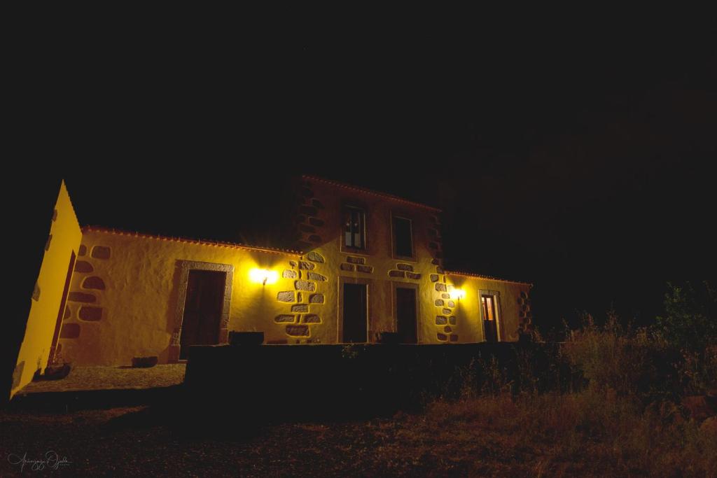 Budova, v ktorej sa dom na vidieku nachádza