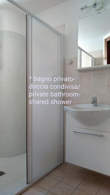 Koupelna v ubytování B&B I Tre Bassotti