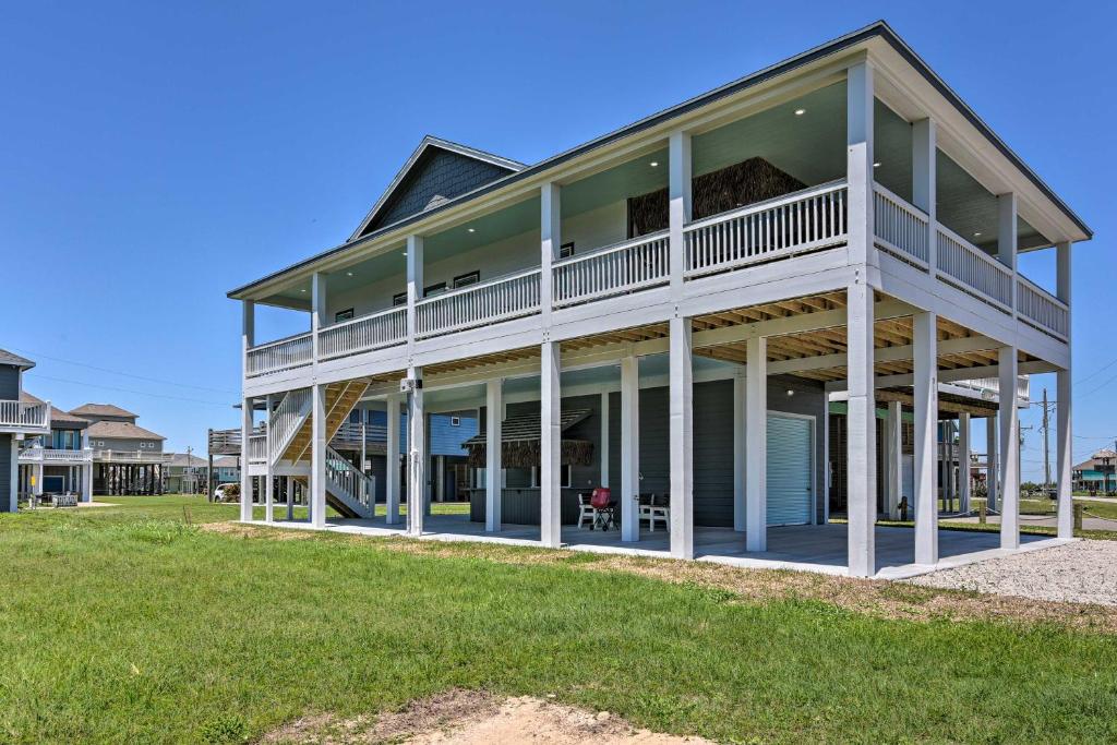 Bolivar Peninsula Beach House, Steps to Coast, Bolivar Peninsula