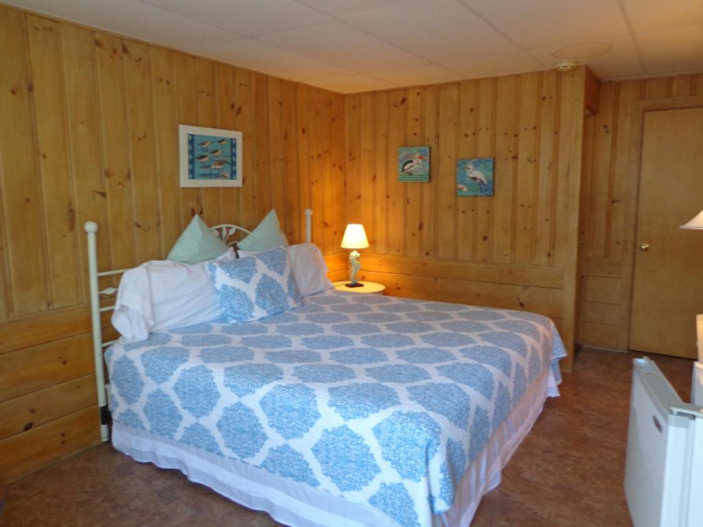 Town & Beach Motel photo