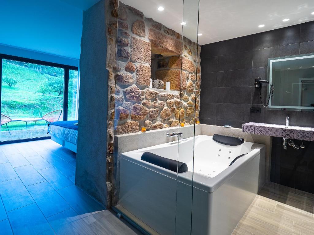 Oribar Casa Rural - Jacuzzi privado en la habitación en Aia