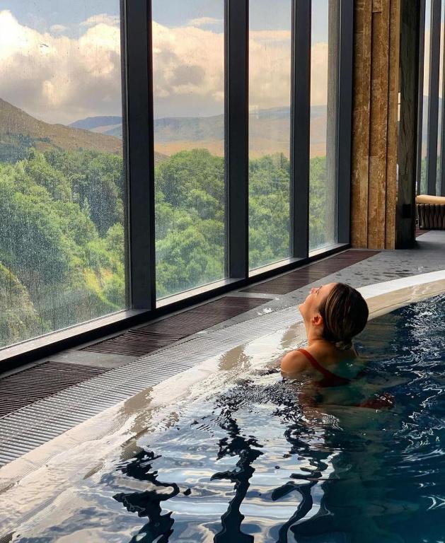 Nespecifikovaný výhled na hory nebo výhled na hory při pohledu z hotelu