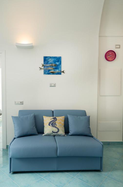 Гостиная зона в Grecale - amazing apartment with patio and sea view