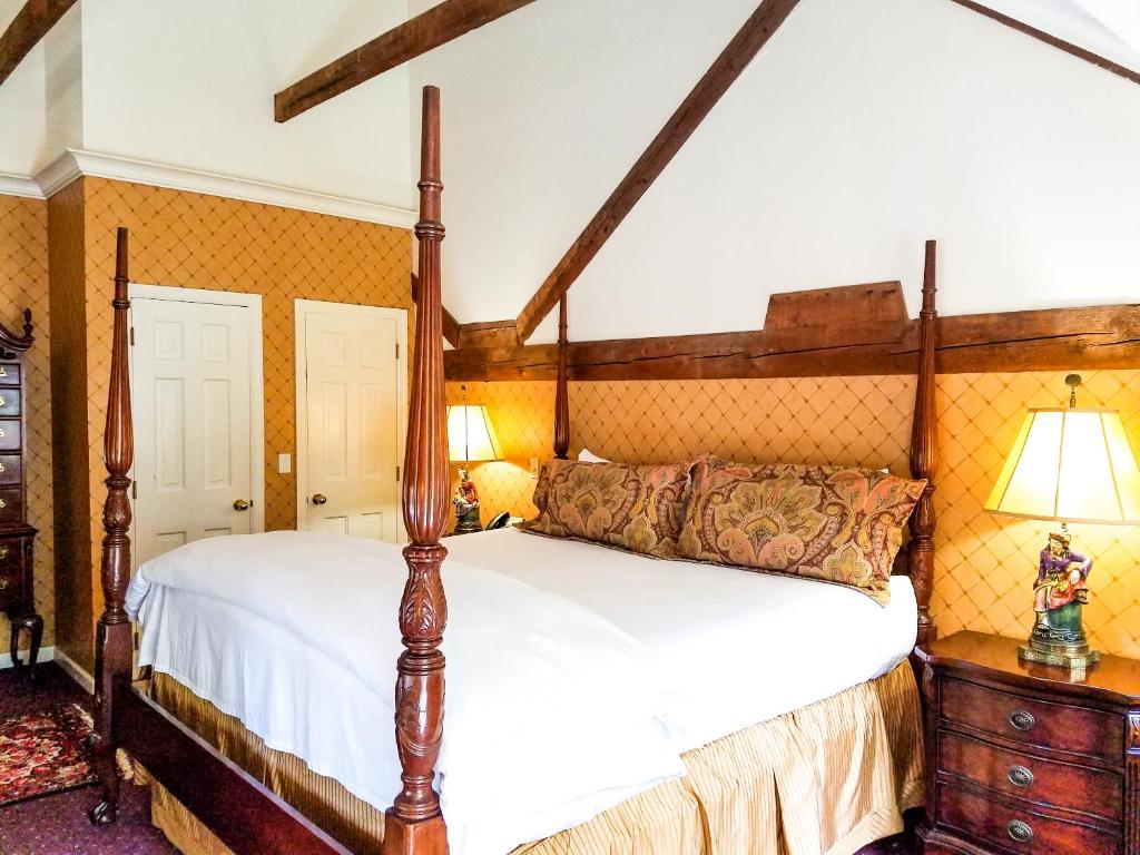Copper Beech Inn photo