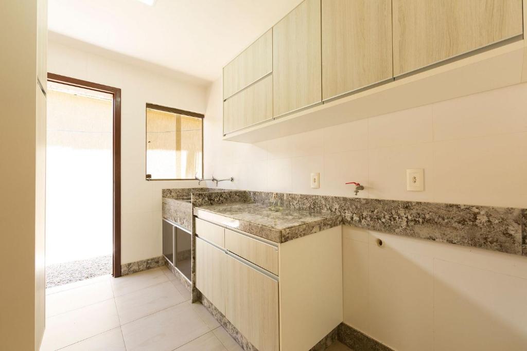  Vila com 4 casas na praia de Cotovelo por Carpediem