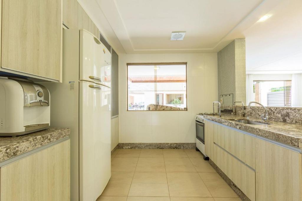  Vila com 4 casas na praia de Cotovelo por Carpediem