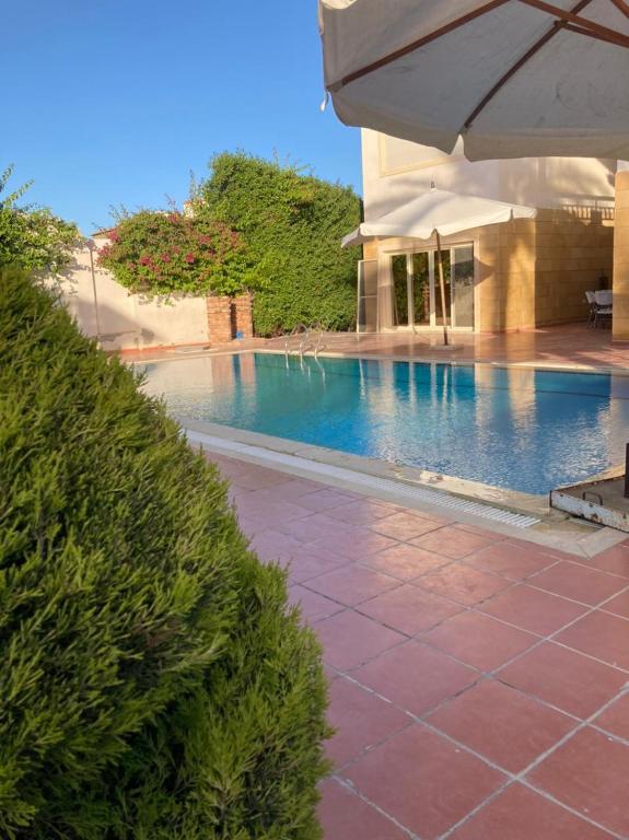 Bazén v ubytování Relaxation Villa with private pool nebo v jeho okolí