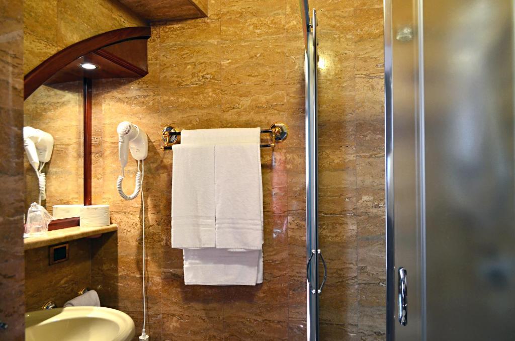 Koupelna v ubytování Hotel Miro'