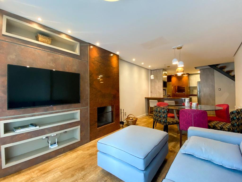 DUPLEX COM 03 SUITES EM GRAMADO  DUPLEX COM 03 SUITES EM GRAMADO