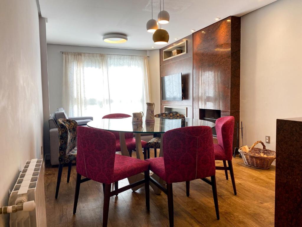 DUPLEX COM 03 SUITES EM GRAMADO  DUPLEX COM 03 SUITES EM GRAMADO