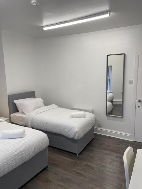 County serviced accommodation - Standard Triple Room