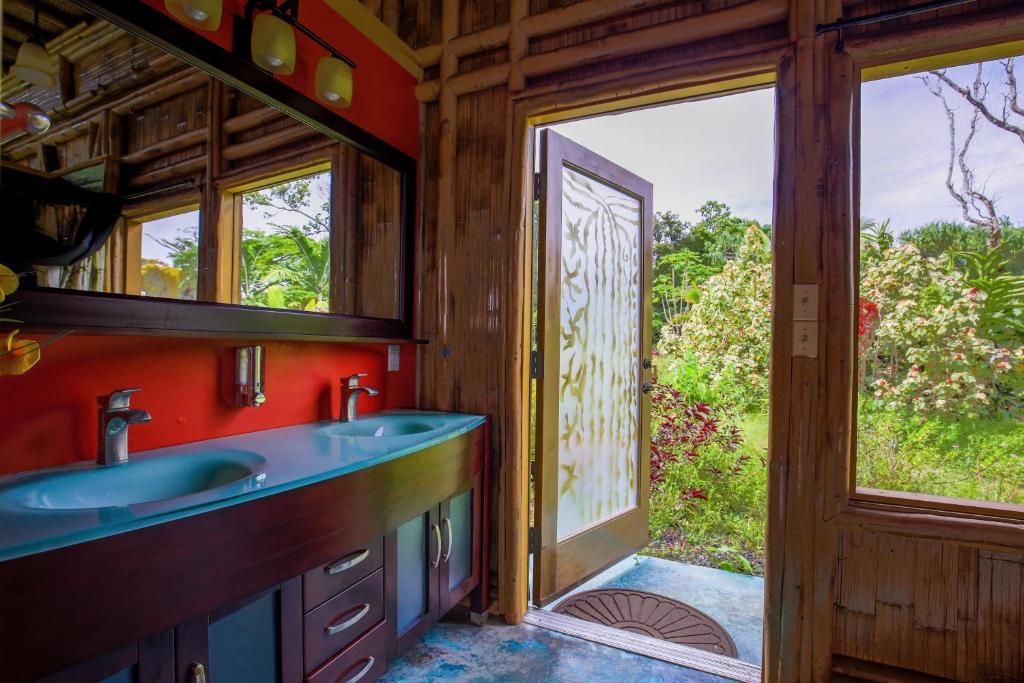 Zahrada ubytování Kalani Oceanside Retreat