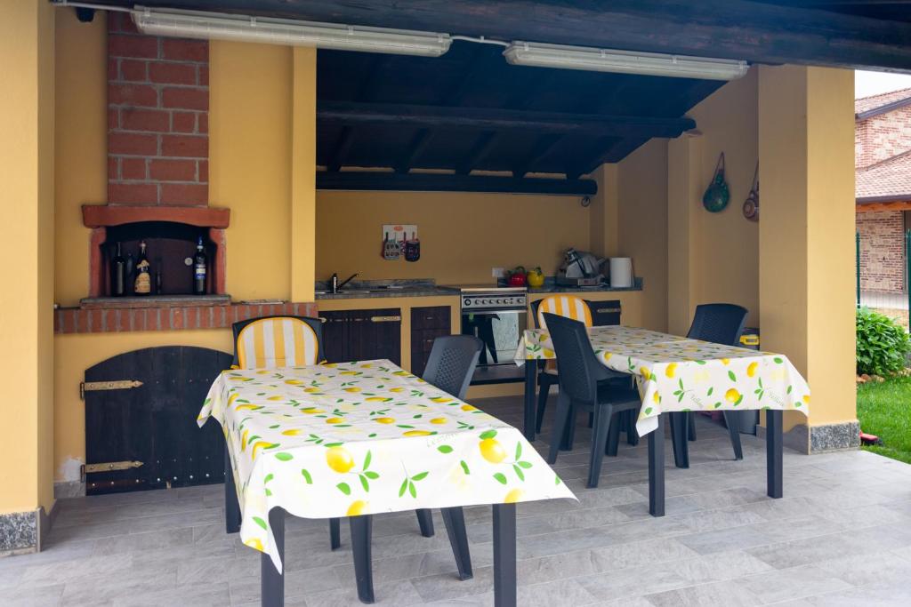 Restauracja lub miejsce do jedzenia w obiekcie B&b IL CERE