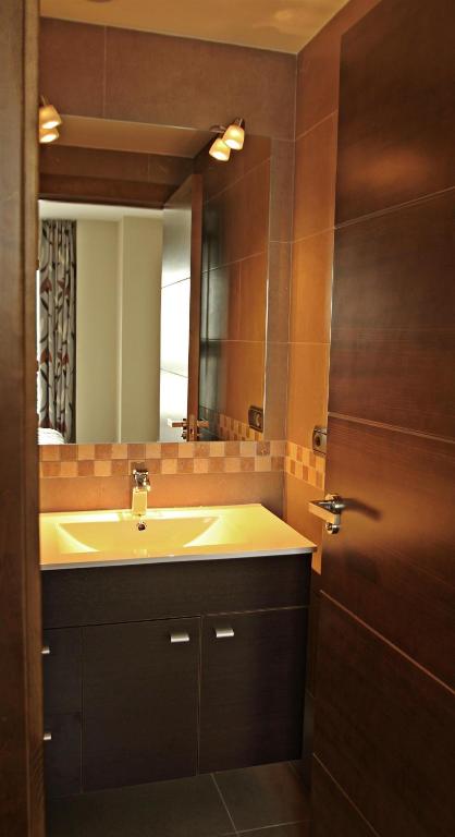 Kúpeľňa v ubytovaní Luxe vakantieappartement aan de jachthaven van Altea met frontaal zeezicht
