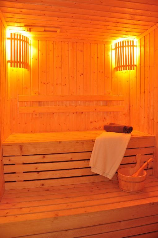 August Suites - Resim 14