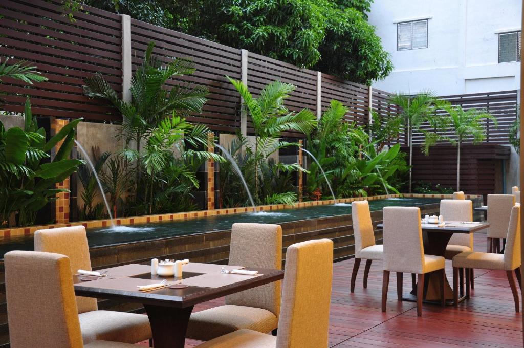 August Suites - Resim 15