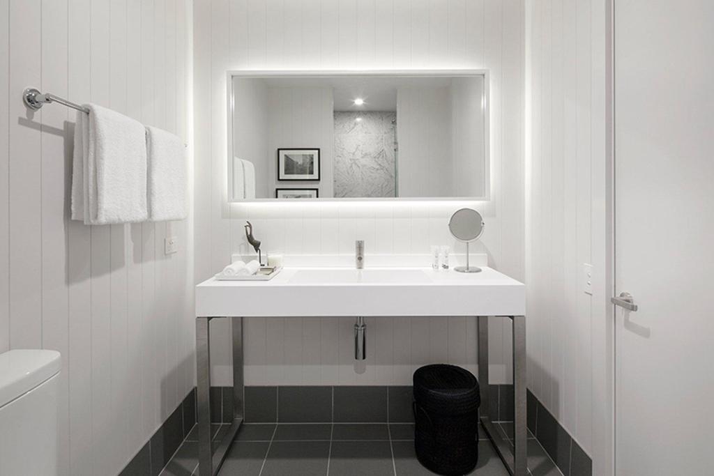 Burbury Hotel & Apartments - Resim 27