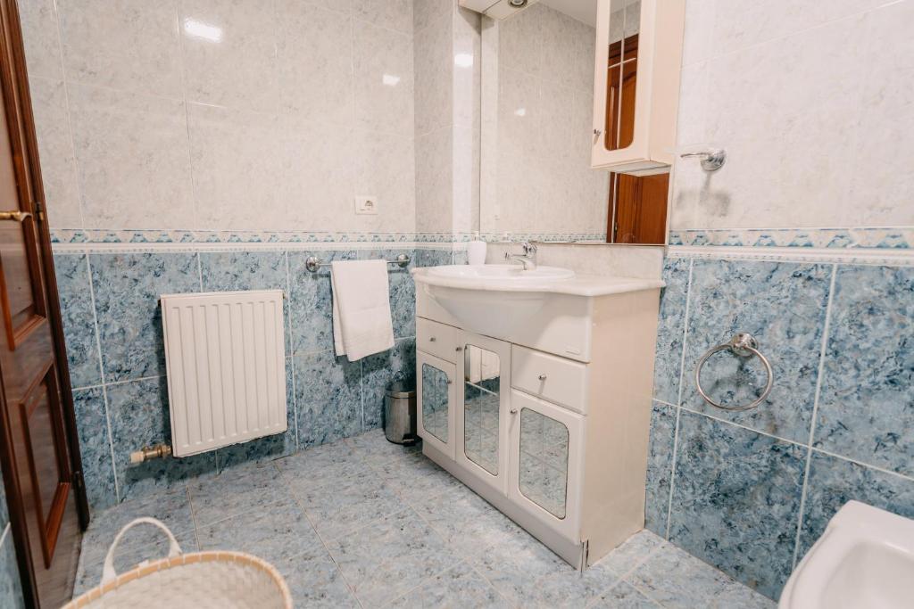 A bathroom at Sarnadela