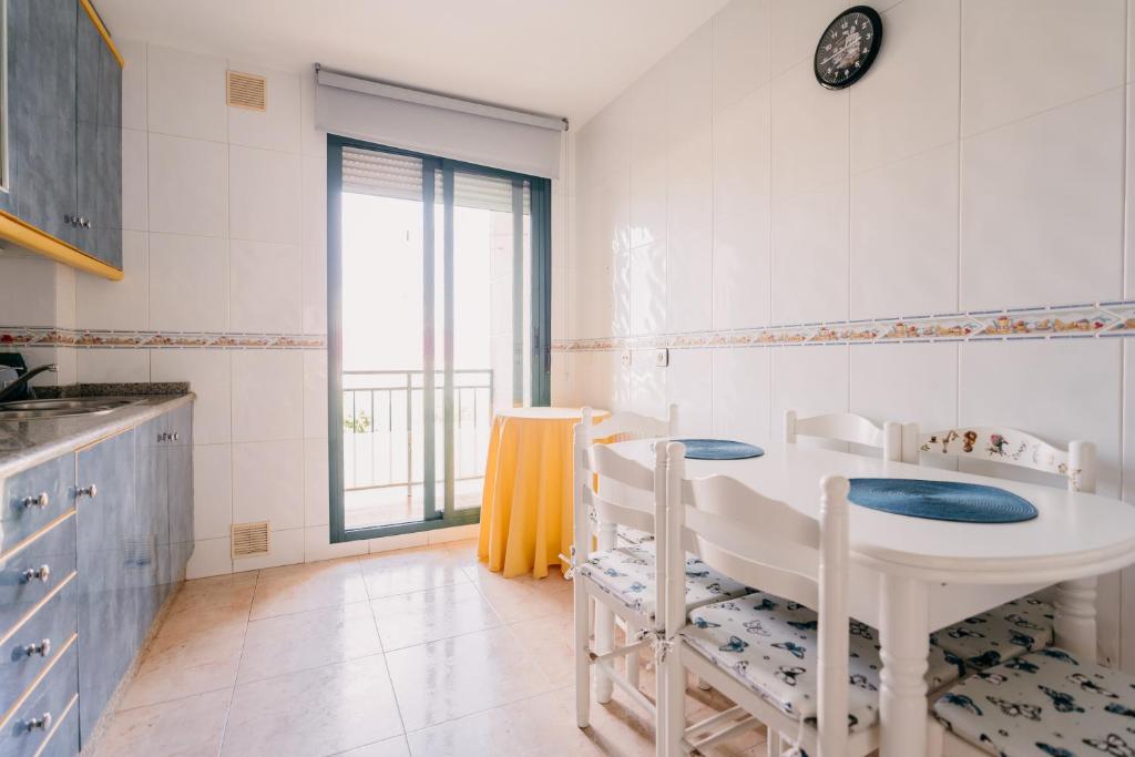 A kitchen or kitchenette at Sarnadela