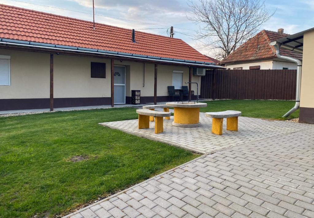 Budynek, w którym mieści się dom wakacyjny