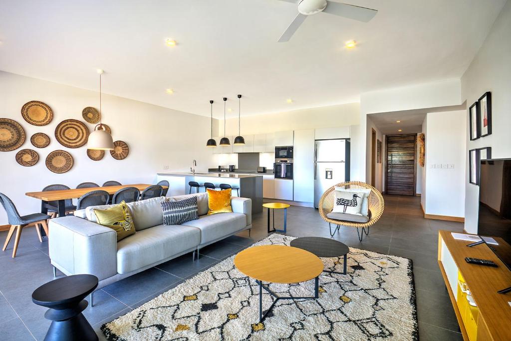 Posezení v ubytování Mythic Suites & Villas by MJ Holidays