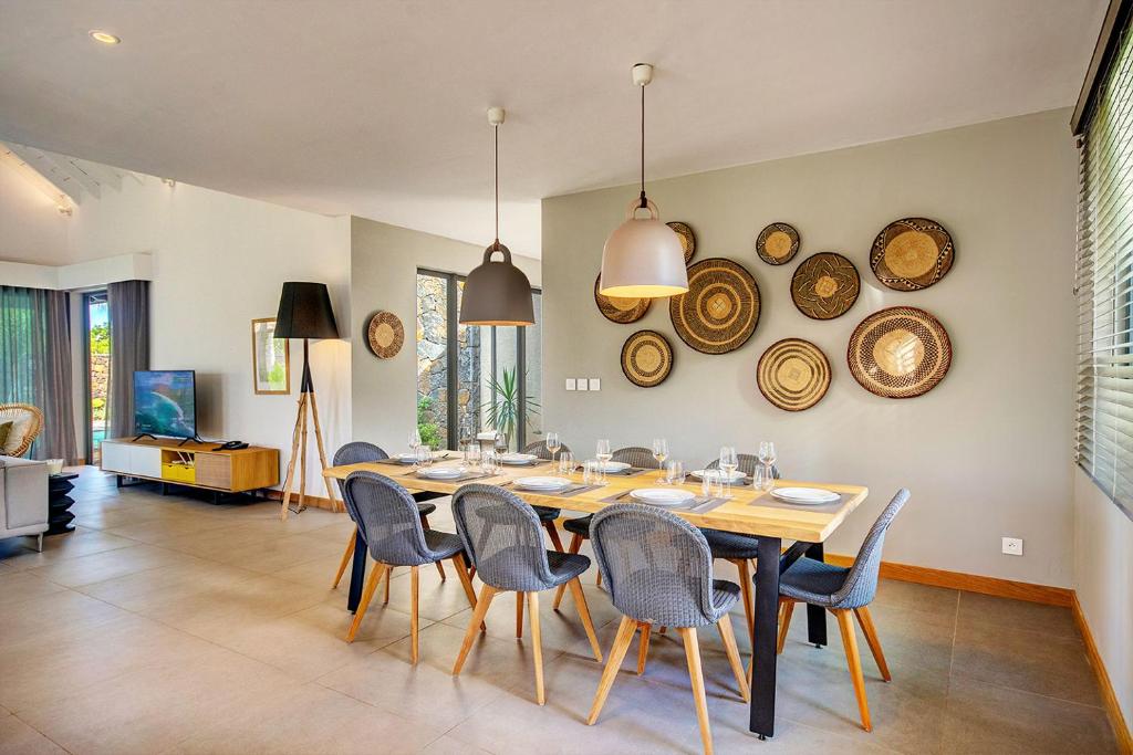 Posezení v ubytování Mythic Suites & Villas by MJ Holidays
