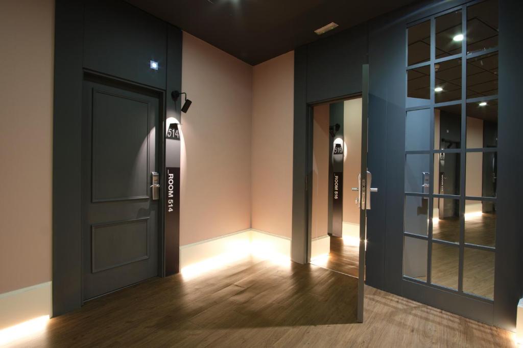 Imagen de la galería de Petit Palace Triball, en Madrid