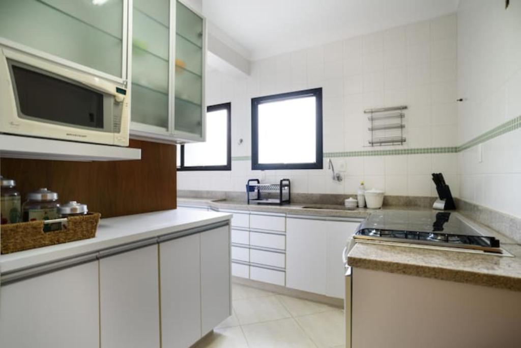  Apto novo Riviera de São Lourenço 3 suites c/ar condicionado a 100m praia!