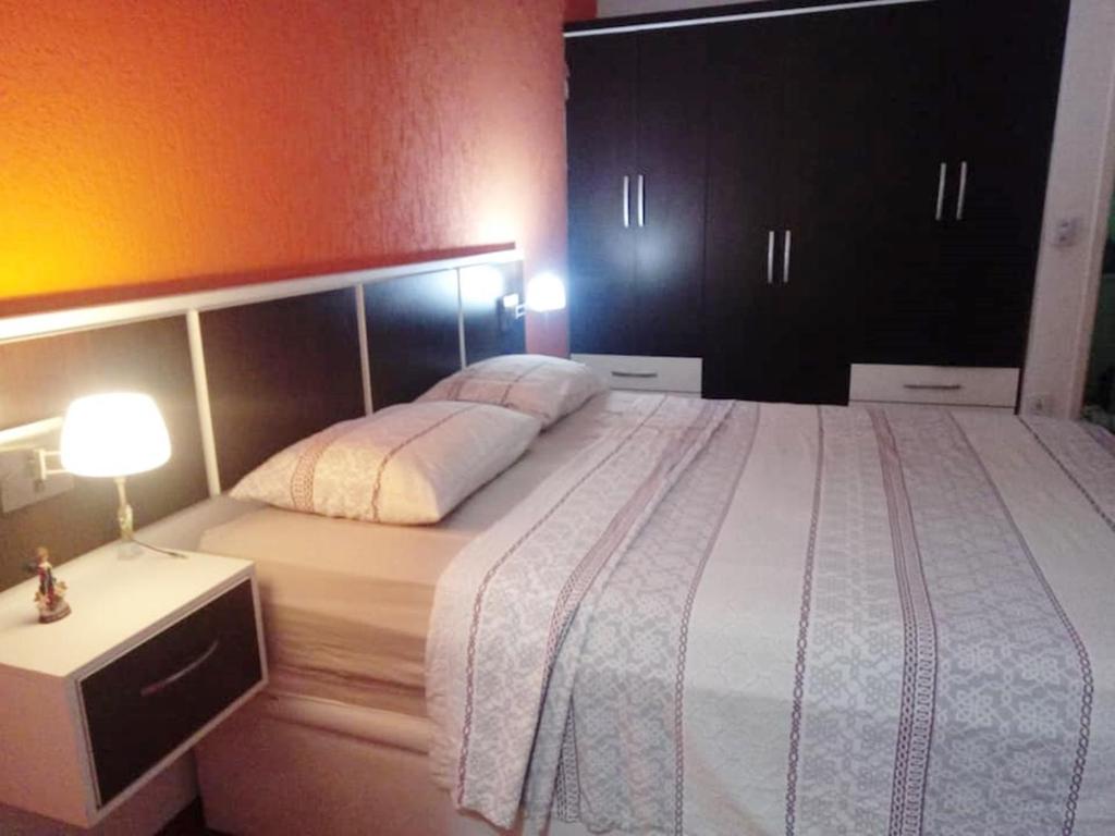  Casa próxima lagoa com Ar e piscina
