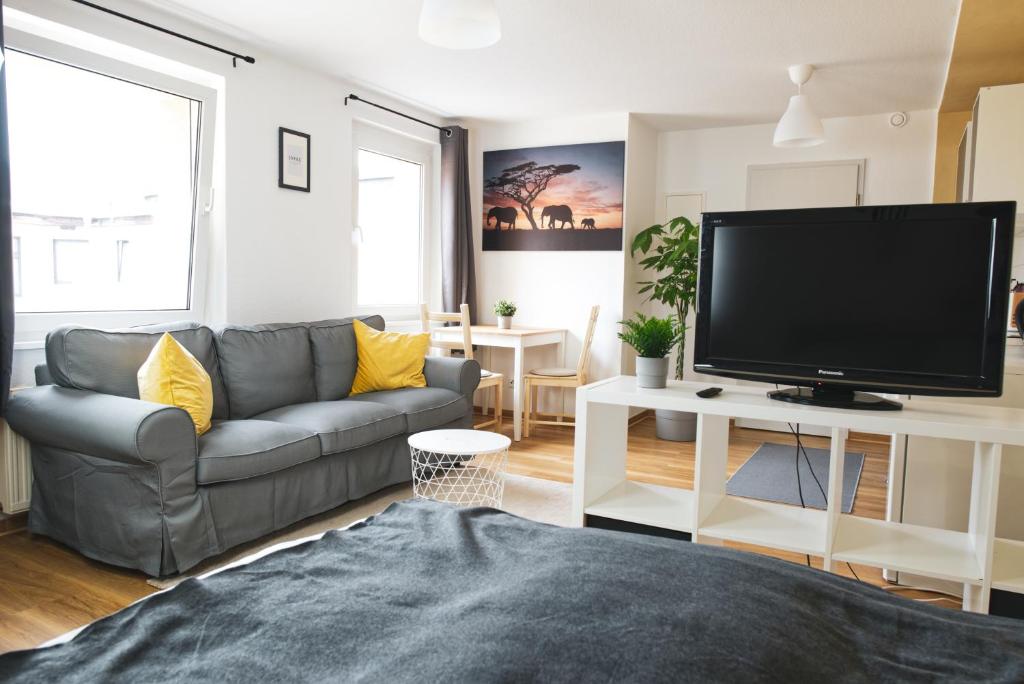 FullHouse - Halle - T28 - Elephant Apartment - One-Bedroom Apartment