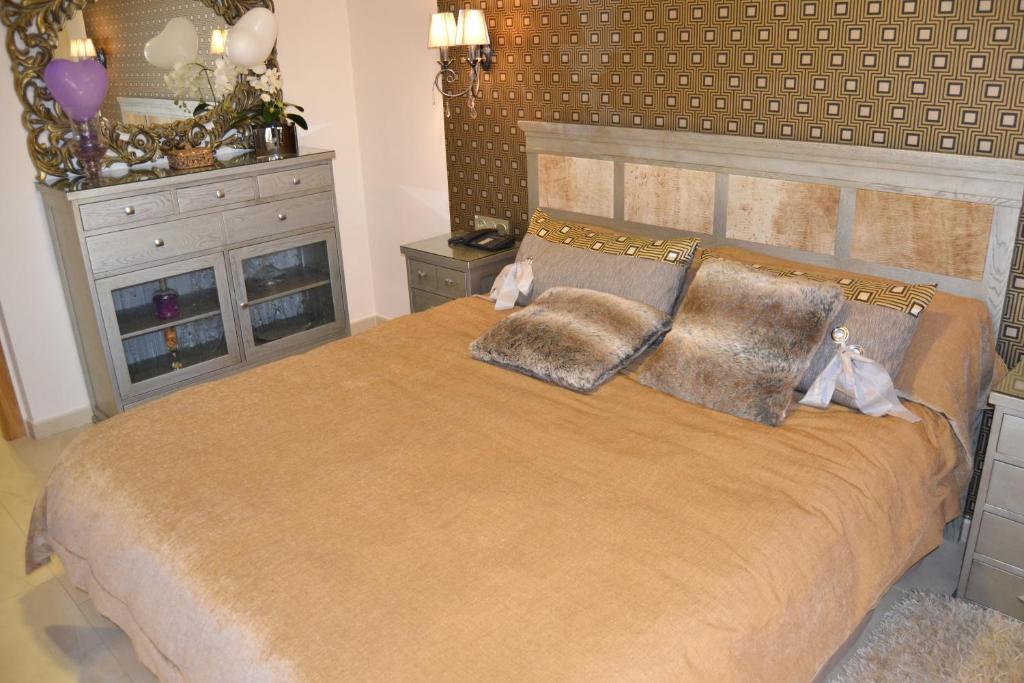 Hotel Versalles, Granja de Rocamora – Updated 2023 Prices