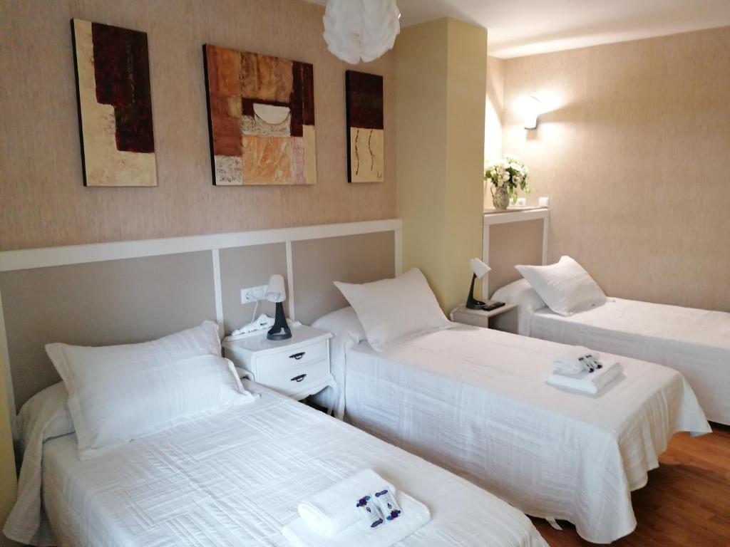 Cuatro Caminos, Sarria – Updated 2022 Prices