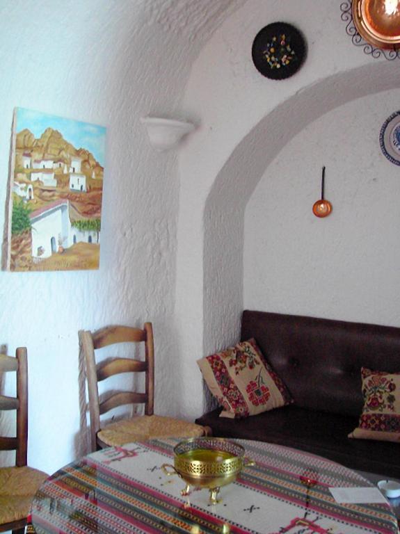 Cuevas Pedro Antonio de Alarcon - Cave (3 Adults)
