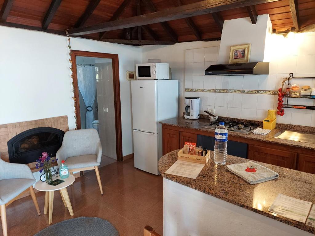 Kuchyň nebo kuchyňský kout v ubytování VV Casa Bastina "by henrypole home"