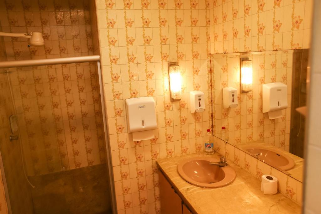  OVibe Hostel & Arts