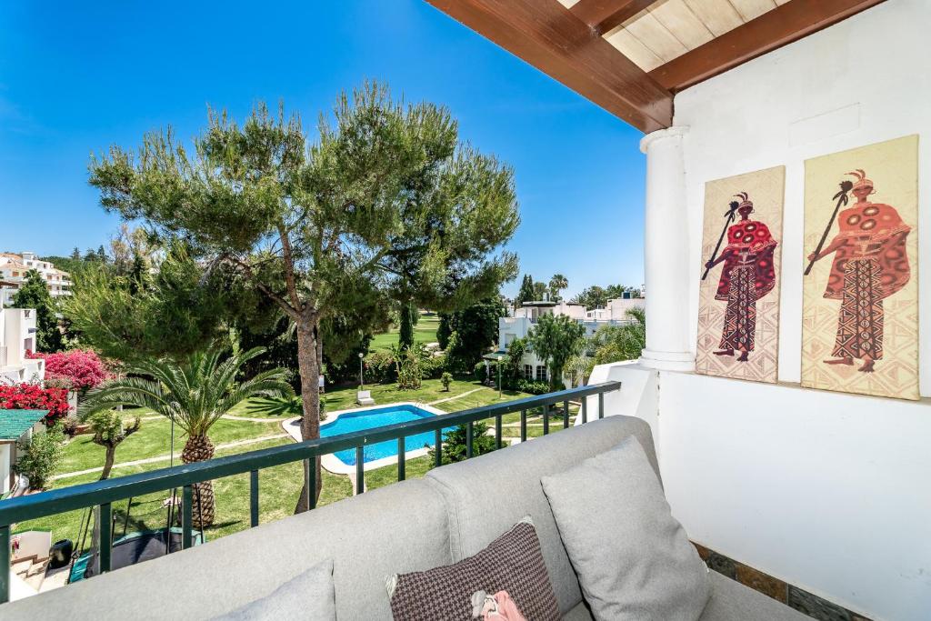 Bazén v ubytovaní Townhouse at Los Naranjos GC alebo v jeho blízkosti