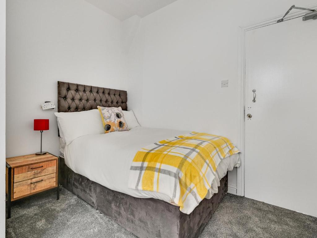 Postel nebo postele na pokoji v ubytování Albert View Rooms