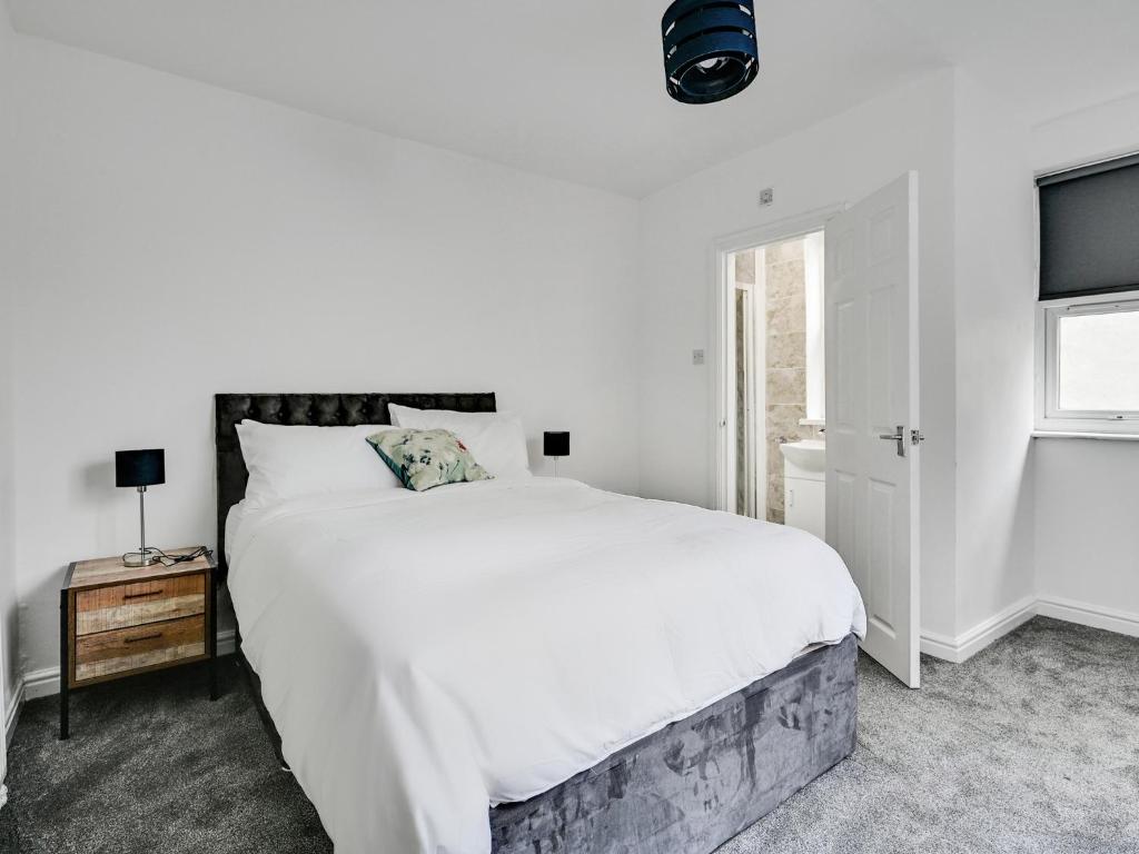 Postel nebo postele na pokoji v ubytování Albert View Rooms