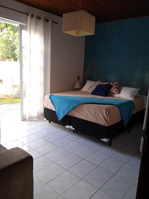  Casa grande e bem localizada
