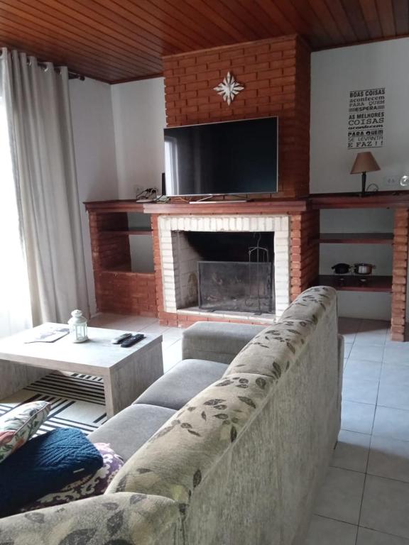  Casa grande e bem localizada