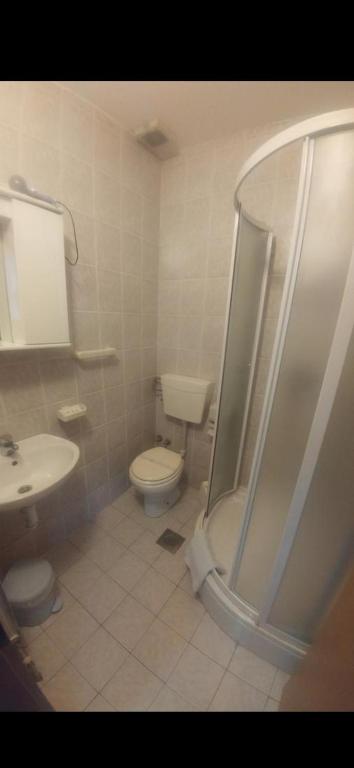 Hotel Delminium - Budget Twin Room