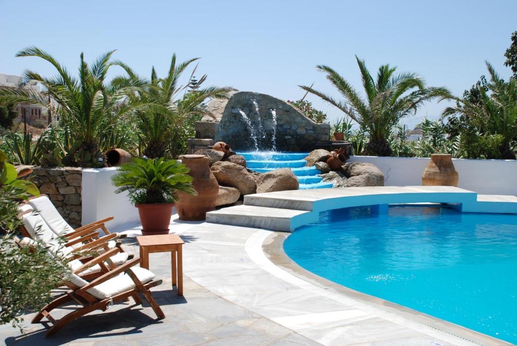 Bazén v ubytování Kamari Hotel nebo v jeho okolí