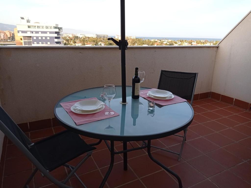 SOL Y PLAYA ROQUETAS-Ático con piscina, solarium y garaje ...