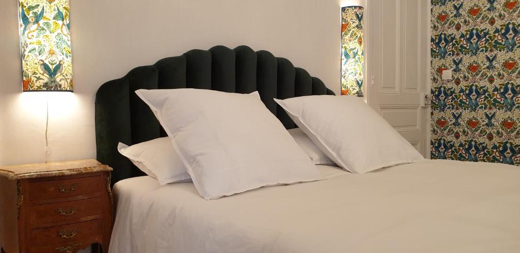 LA MAISON LEONARD - Deluxe Double Room With Balcony