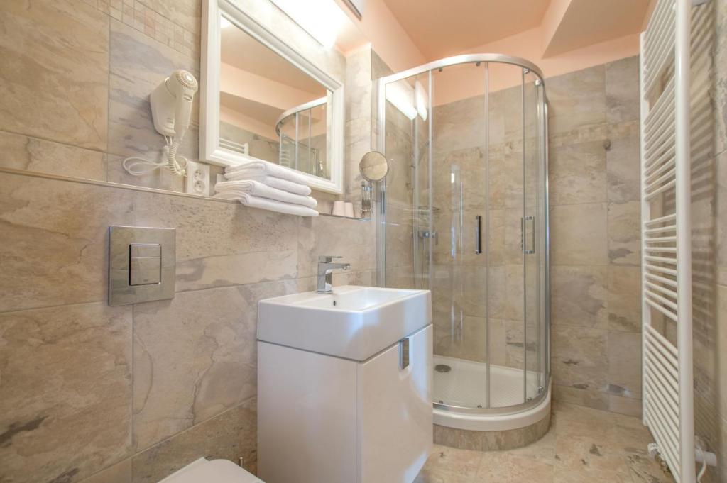Łazienka w obiekcie Hotel SLUNEČNÁ LOUKA