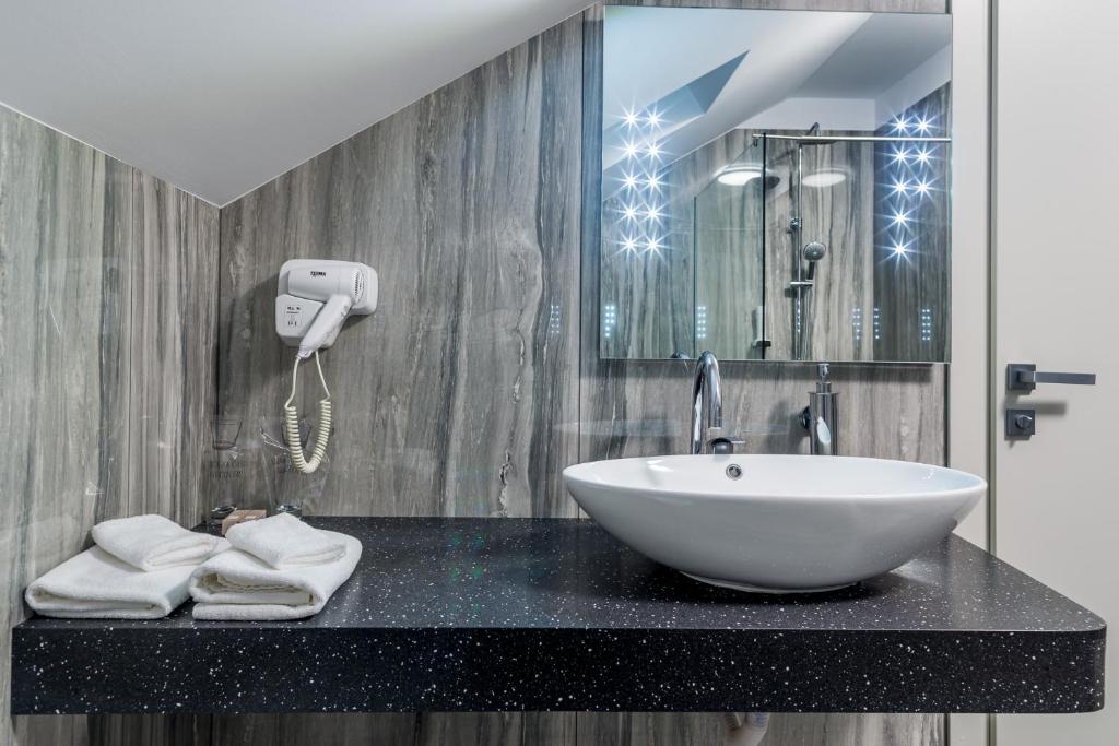 Koupelna v ubytování Hotel Bitoraj Fužine